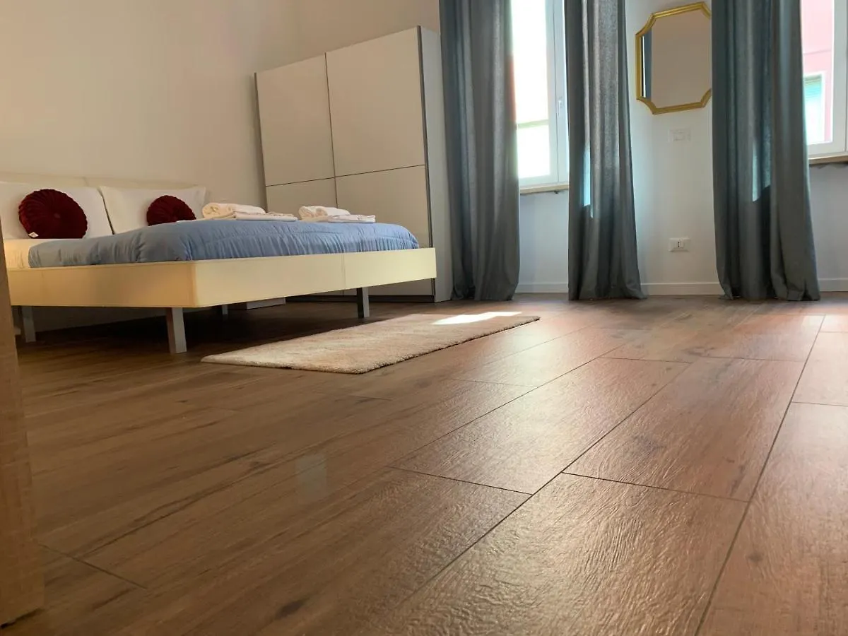 דירות ורונה Casa Geoross 0*,